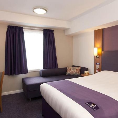 Premier Inn Derry / Londonderry Hotel Exterior foto