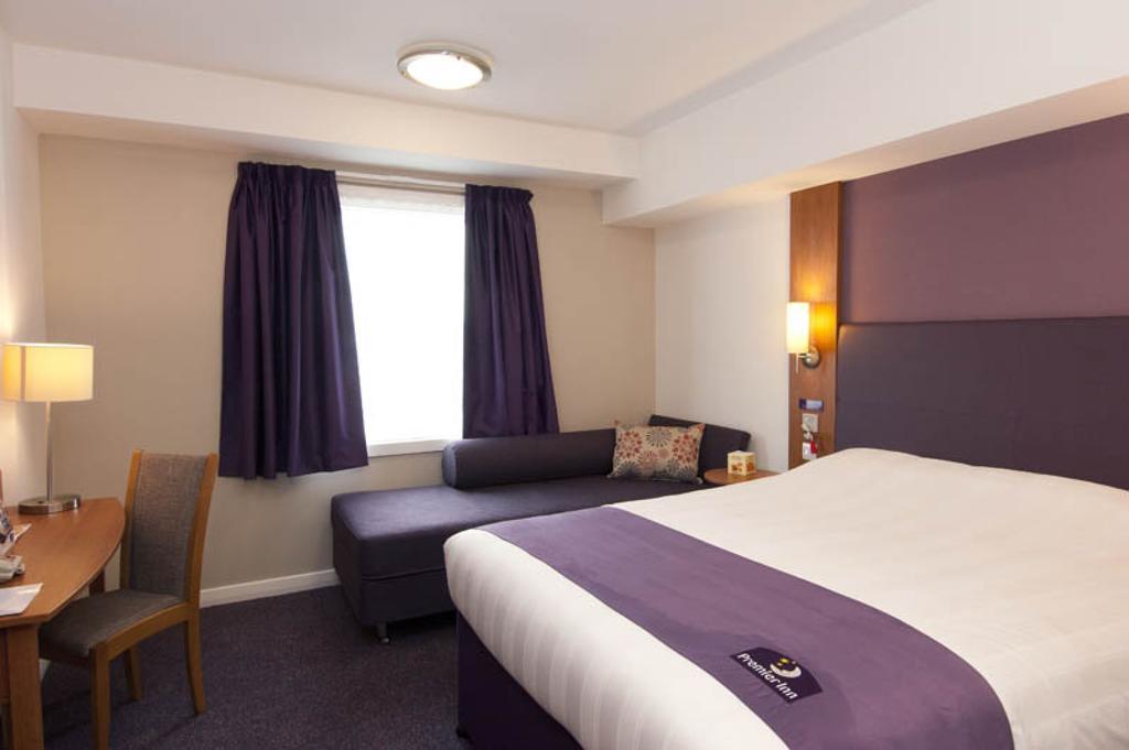 Premier Inn Derry / Londonderry Hotel Exterior foto