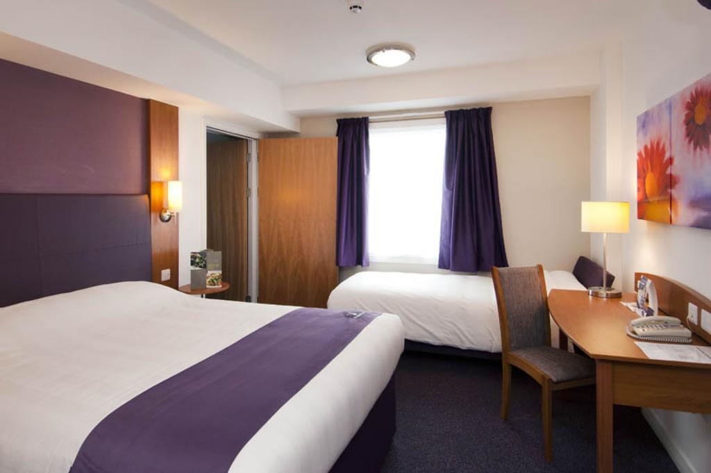 Premier Inn Derry / Londonderry Hotel Zimmer foto