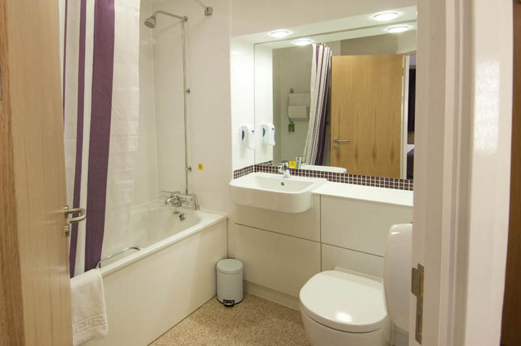 Premier Inn Derry / Londonderry Hotel Zimmer foto